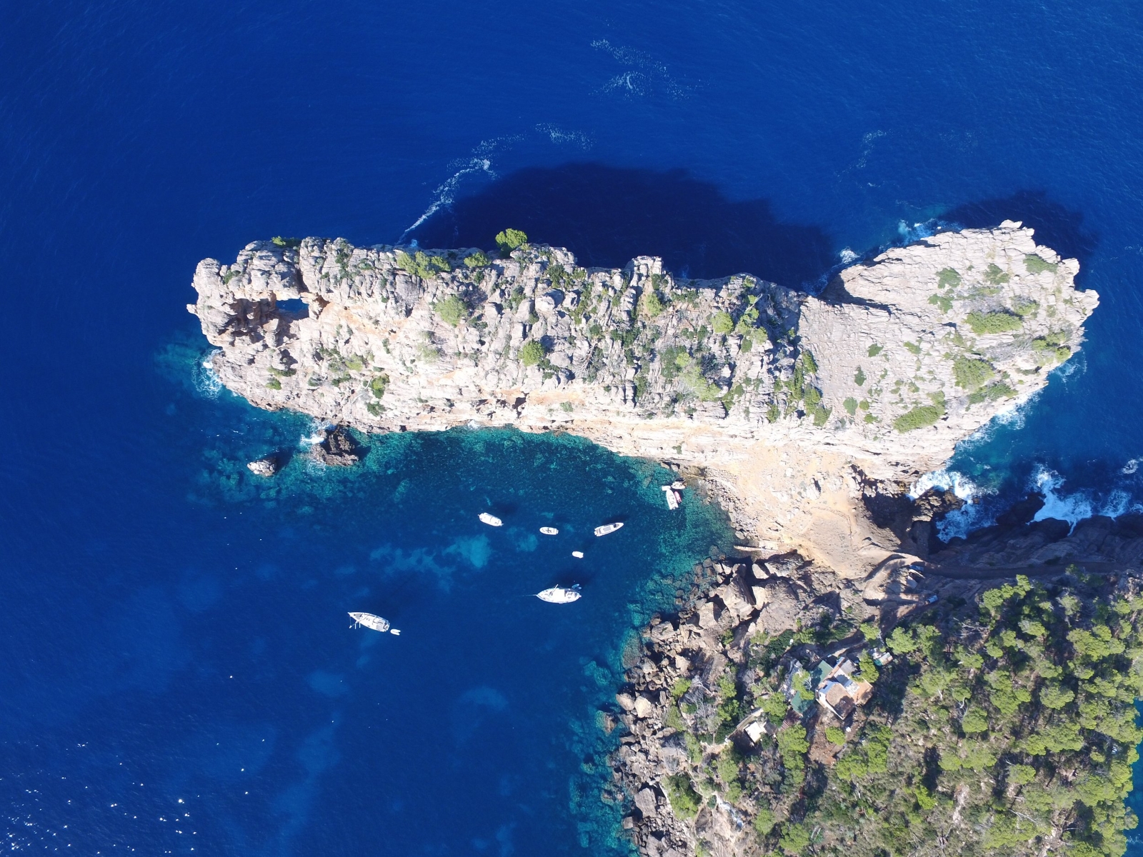 DRONE+SA+FORADADA+copy