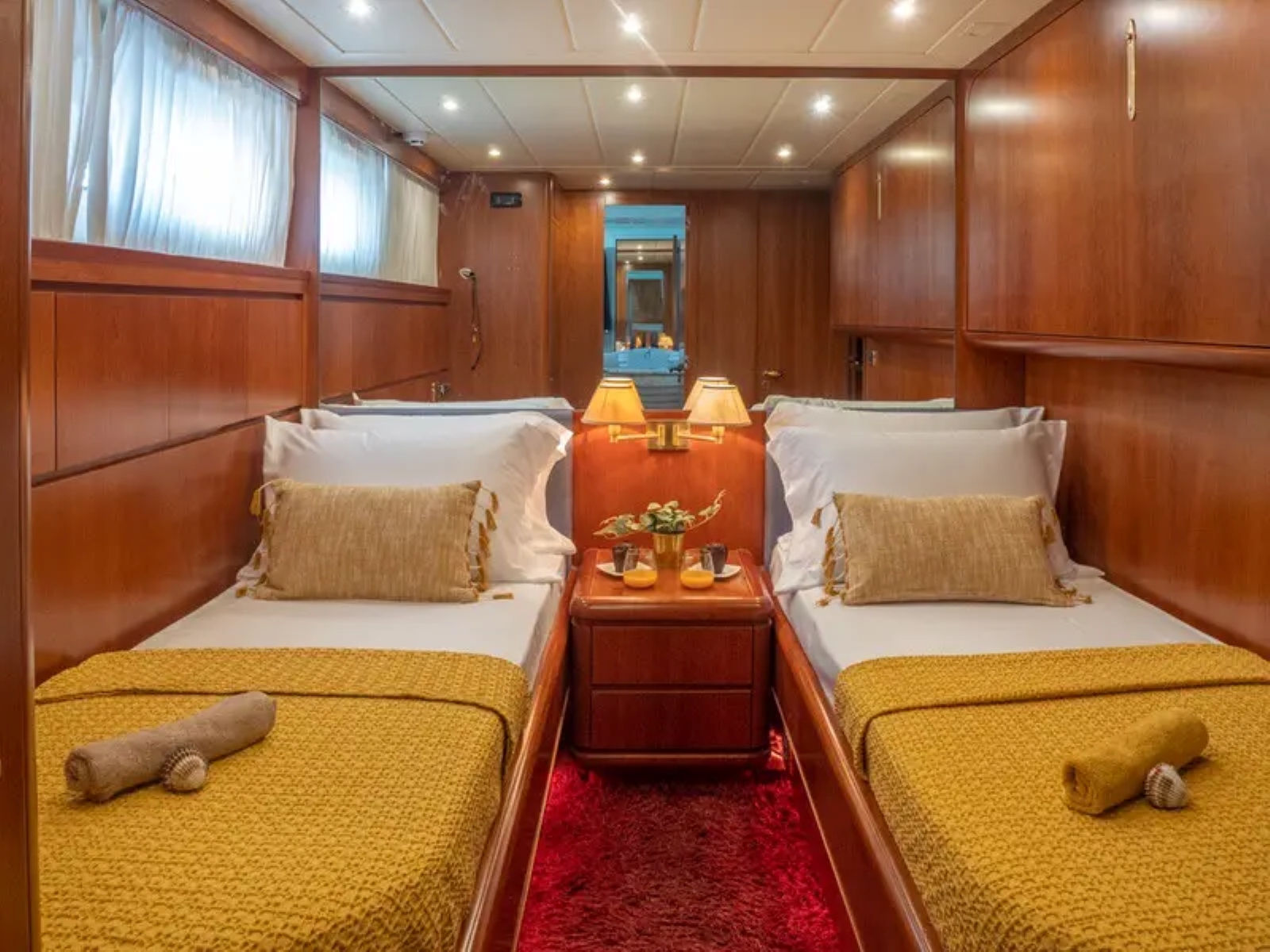 Yacht-Falcon-Blue-Gold-Mallorca-9