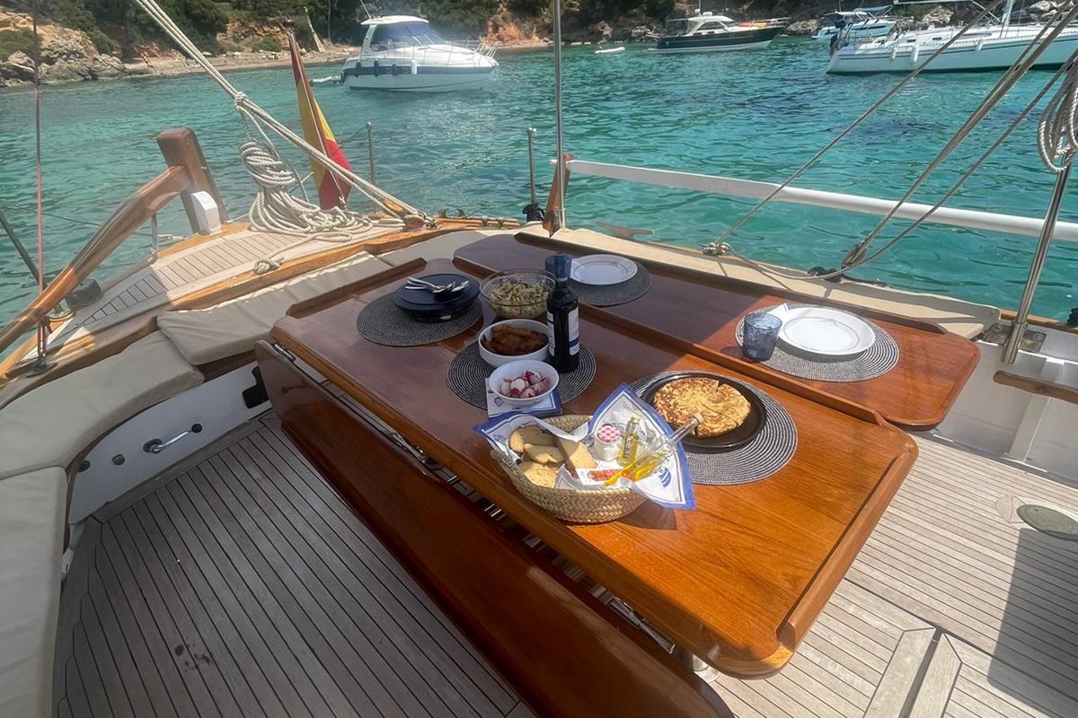 71ACB06D-AFC5-4DA5-AE35-47B66D4EE673